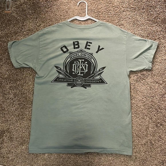 Obey T-Shirt - Picture 4 of 8
